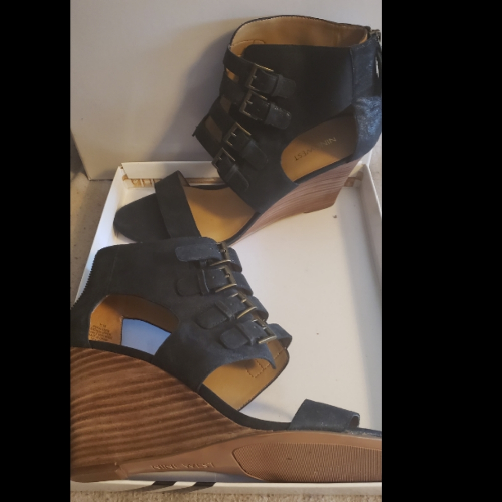 WOMENS SIZE 11M NINE WEST BLACK LEATHER WEDGE SANDAL